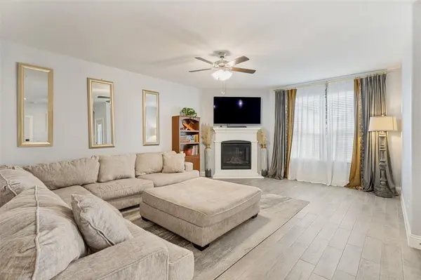 10920 Canyon Mine Drive, Aubrey, TX 76227