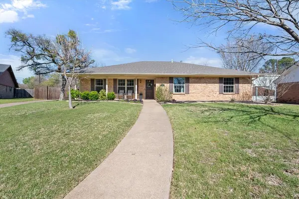 1415 Moss Rose Circle, Irving, TX 75061