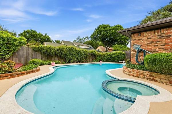 1912 Deerfield Drive, Plano, TX 75023