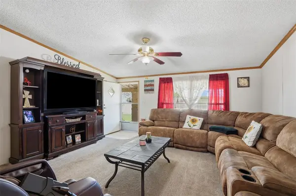 435 Gene Lee Road, Mineral Wells, TX 76067