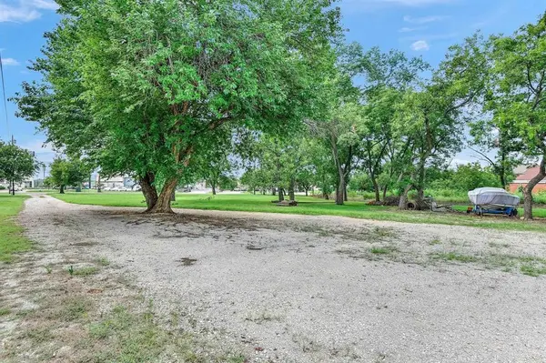 3615 Pottsboro Road, Denison, TX 75020
