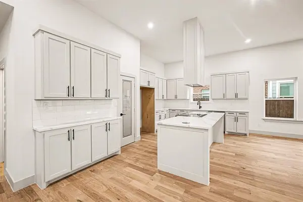 1931 Muncie Avenue, Dallas, TX 75212