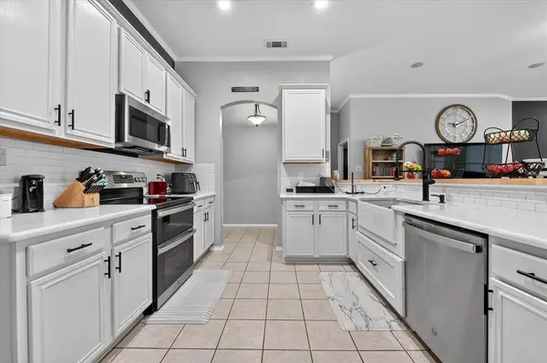 617 Bent Oak Drive, Fort Worth, TX 76131