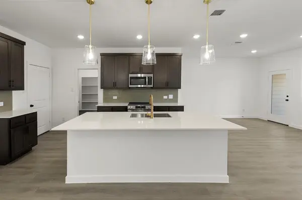 6915 Mission Tejas Drive, Dallas, TX 75228