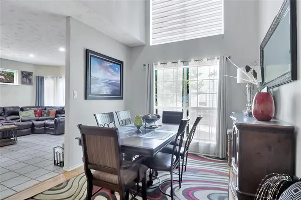 1637 Arbor Ridge Drive, Fort Worth, TX 76112