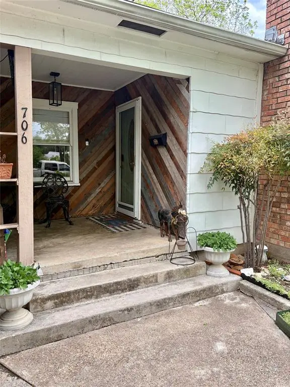 706 S Avenue I, Clifton, TX 76634