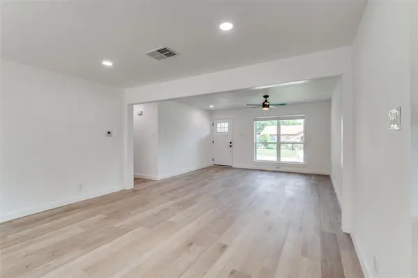 1101 Spring Brook Drive, Bedford, TX 76021