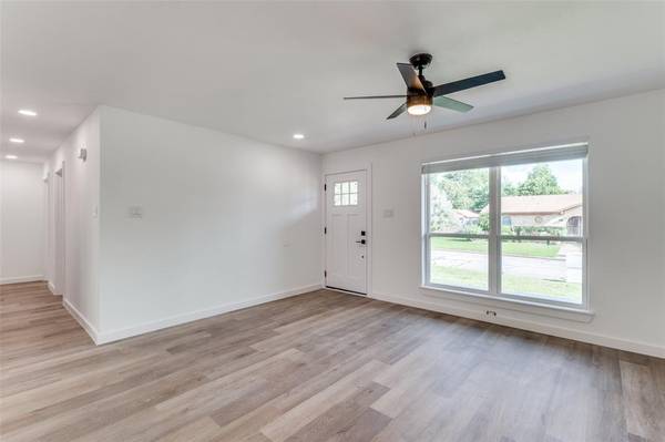 1101 Spring Brook Drive, Bedford, TX 76021