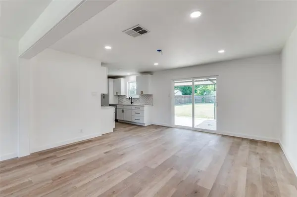 1101 Spring Brook Drive, Bedford, TX 76021