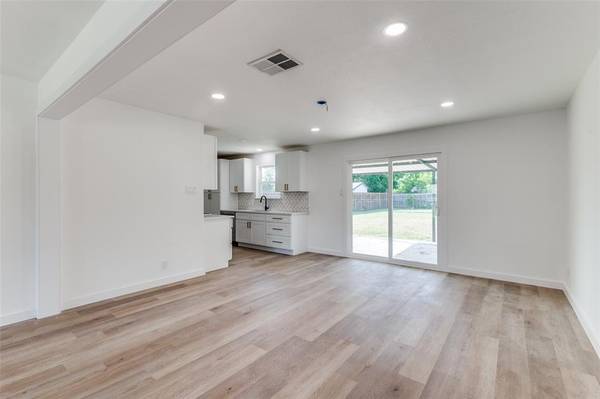 1101 Spring Brook Drive, Bedford, TX 76021