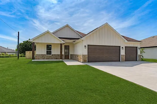 5519 Belaire Circle, Granbury, TX 76048