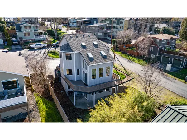 1222 LINCOLN ST, Hood River, OR 97031