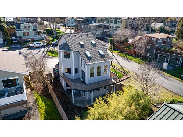 1222 LINCOLN ST, Hood River, OR 97031