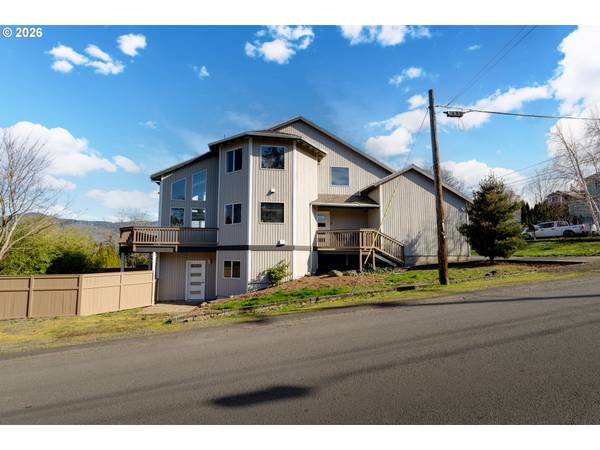 1222 LINCOLN ST, Hood River, OR 97031
