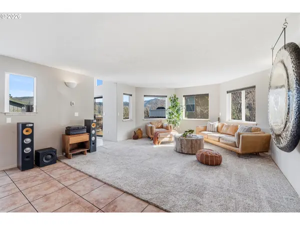 1222 LINCOLN ST, Hood River, OR 97031