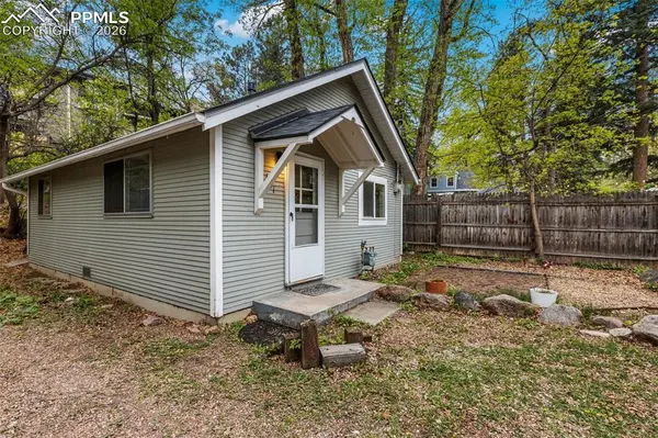 1531 W Cheyenne RD, Colorado Springs, CO 80906