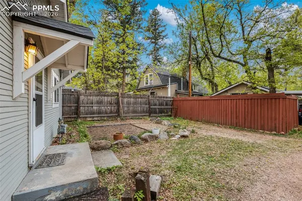 1531 W Cheyenne RD, Colorado Springs, CO 80906