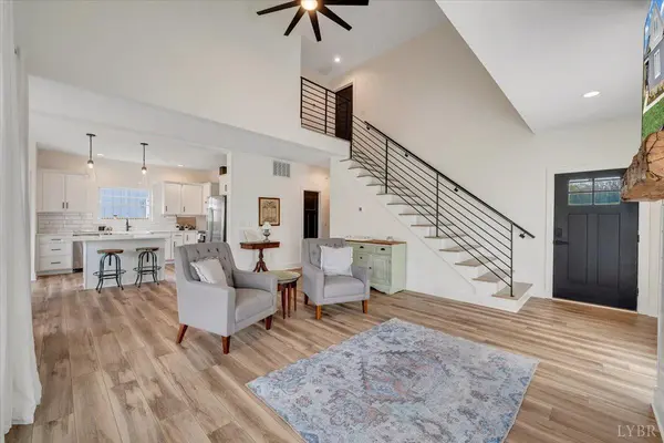 111 Retreat LN, Huddleston, VA 24104