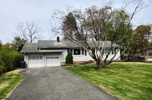 17 Hilltop Cir,  Hanover Twp.,  NJ 07981