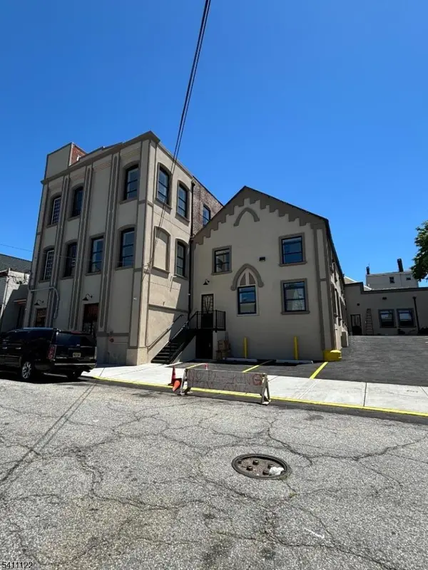 24 Elm St #201, Paterson City, NJ 07501