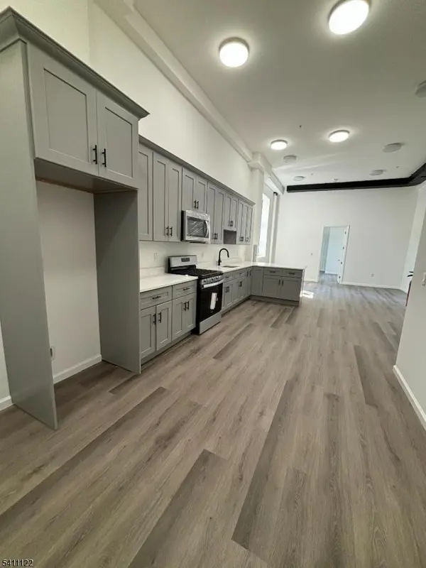 24 Elm St #201, Paterson City, NJ 07501