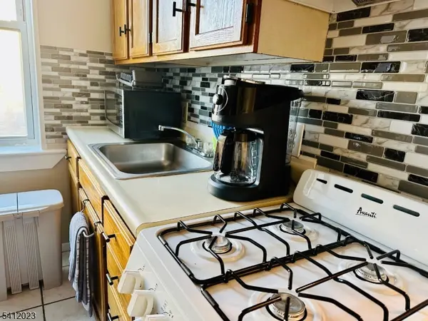 138 Park Ave #3, East Rutherford Boro, NJ 07073