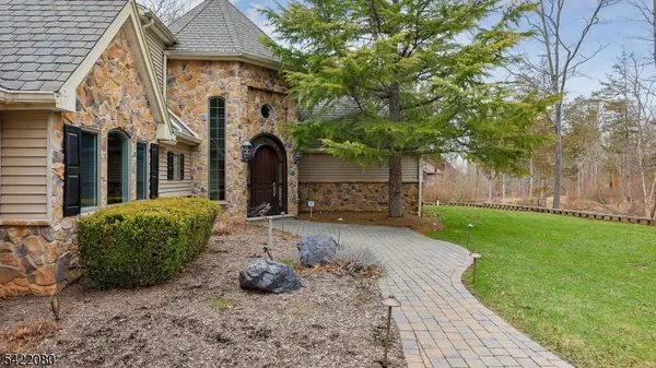 19 Partridge Rd, Readington Twp., NJ 08822