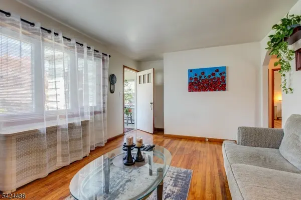 116 E 10Th St, Linden City, NJ 07036