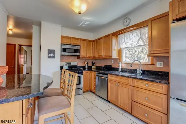 116 E 10Th St, Linden City, NJ 07036