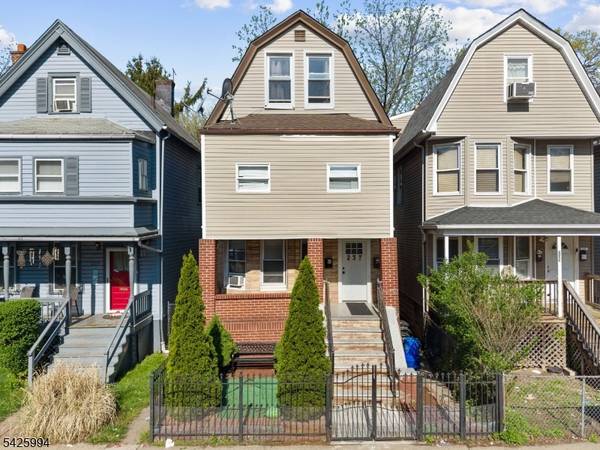 237 Halsted St, East Orange City, NJ 07018