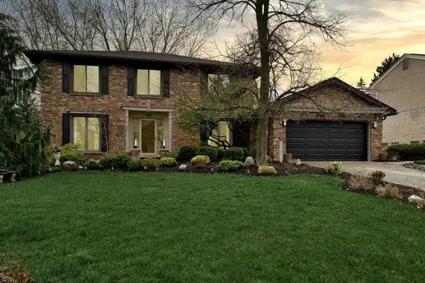 1095 Hathaway Rising ST, Rochester Hills, MI 48306