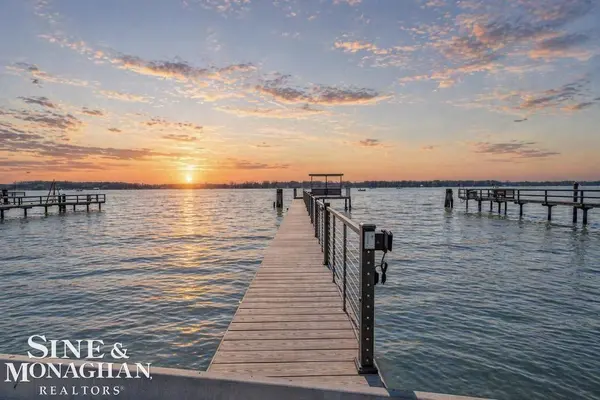 2008 E Park DR, Algonac, MI 48001