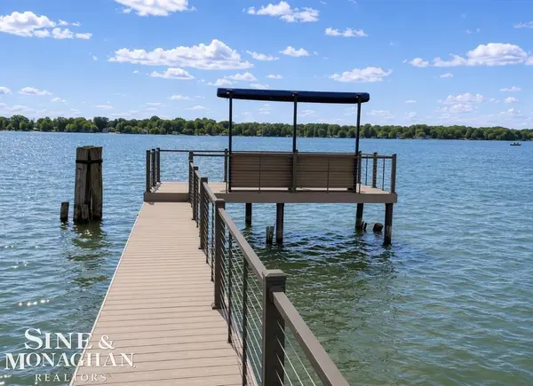 2008 E Park DR, Algonac, MI 48001