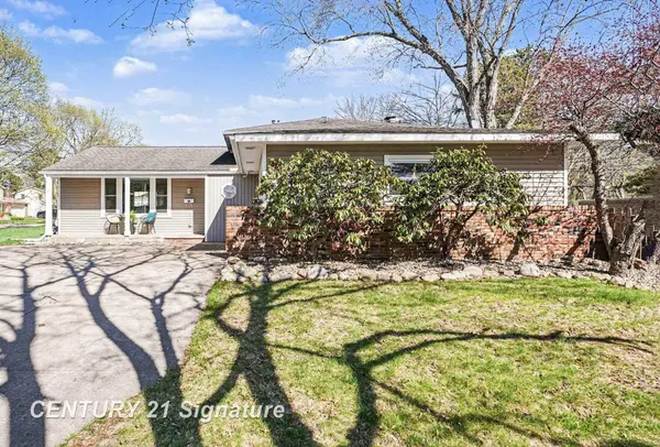 4206 Melody LN, Midland, MI 48642