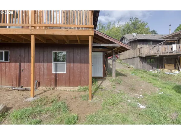 541 E 6TH ST, Coquille, OR 97423