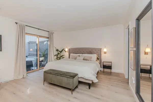 2204 Applewood CT, Ann Arbor, MI 48103