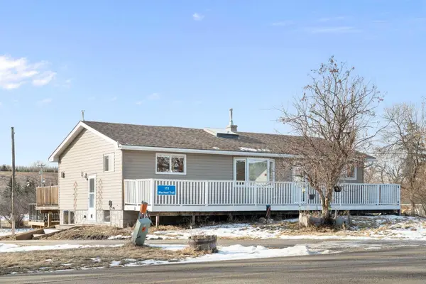 111 Macleod TRL E, Rural Foothills County, AB T1S5J4