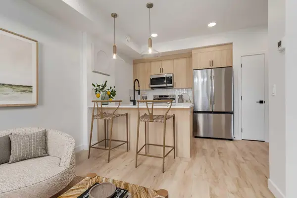 14800 1 ST NW #301, Calgary, AB T3P 2M3