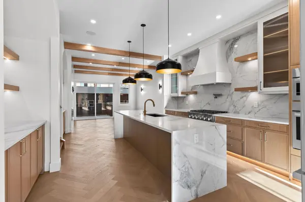 909 36 ST NW, Calgary, AB T2N 3A9