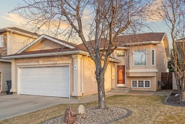 41 Heritage CIR W, Lethbridge, AB T1K 7M8