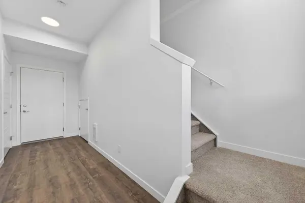 28 Red Embers PLZ NE #102, Calgary, AB T3N 2W1