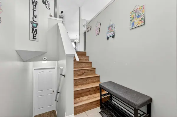 76 Crystalridge CRES, Okotoks, AB T1S 1V2