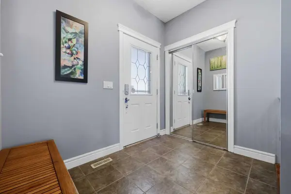 399 Coopers DR SW, Airdrie, AB T4B 0C8