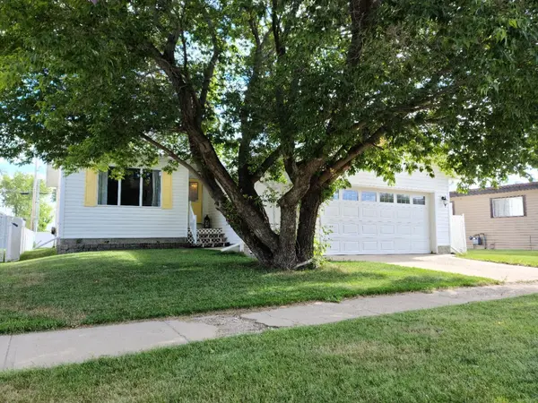 4817 54 Avenue, Grimshaw, AB T0H 1W0