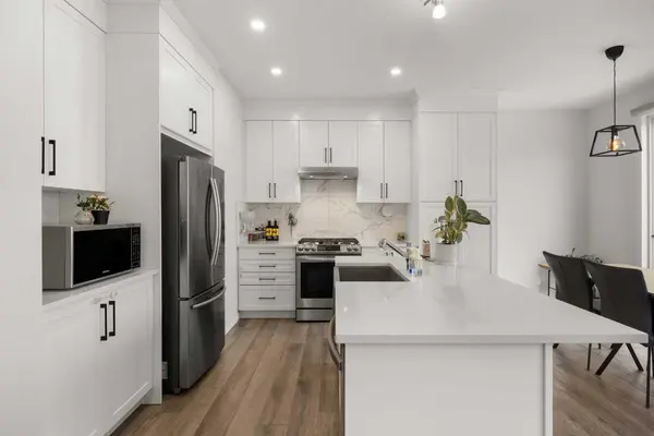 213 Carrington CRES NW, Calgary, AB T3P 1R1