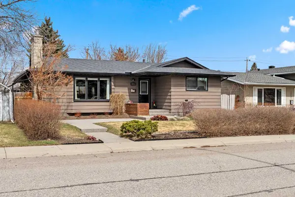 10311 Wapiti DR SE, Calgary, AB T2J 1J3