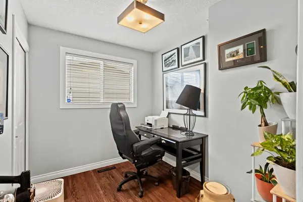 10311 Wapiti DR SE, Calgary, AB T2J 1J3