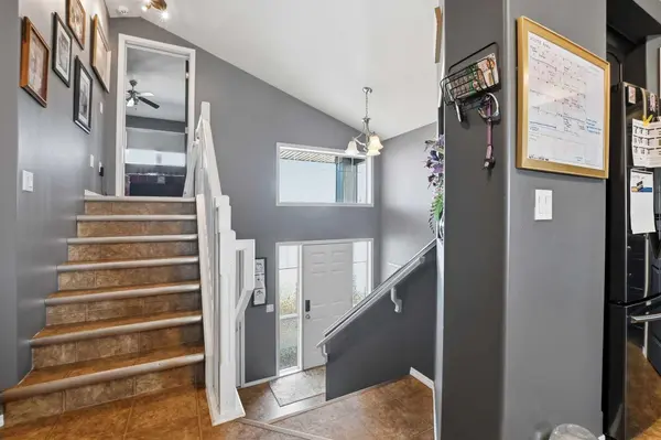 6827 59 St Close, Rocky Mountain House, AB T4T 1V9