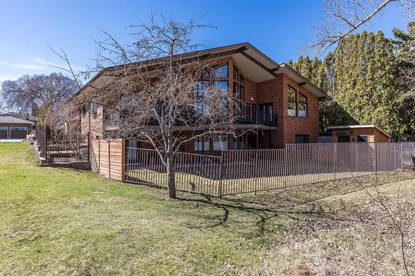 6 Bluebell CT SE, Medicine Hat, AB T1B 2L2