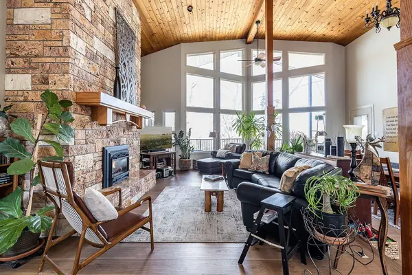 6 Bluebell CT SE, Medicine Hat, AB T1B 2L2